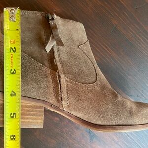 Sam Edelman Dark Tan Genuine Suede  Western Boho Flair  Style Peggy Booties